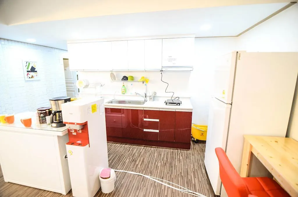 Yakorea Hostel Dongdaemun Seoul 2*,  South Korea